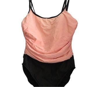 Two tone one piece minimized swimsuit